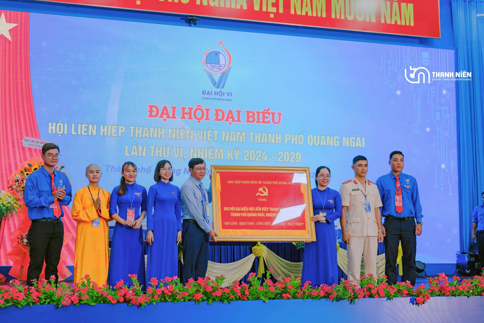 tổ chức sự kiện