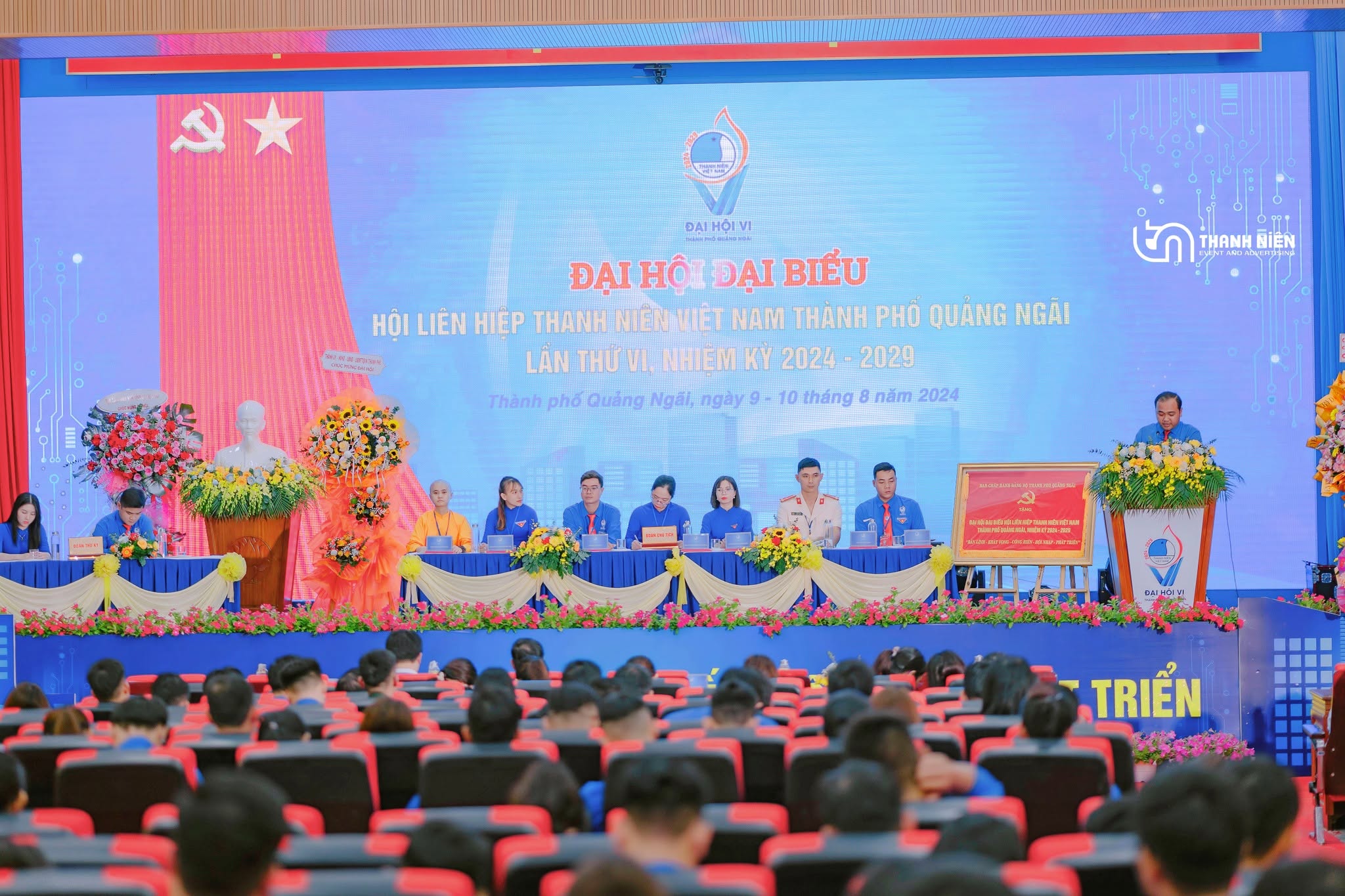 tổ chức sự kiện