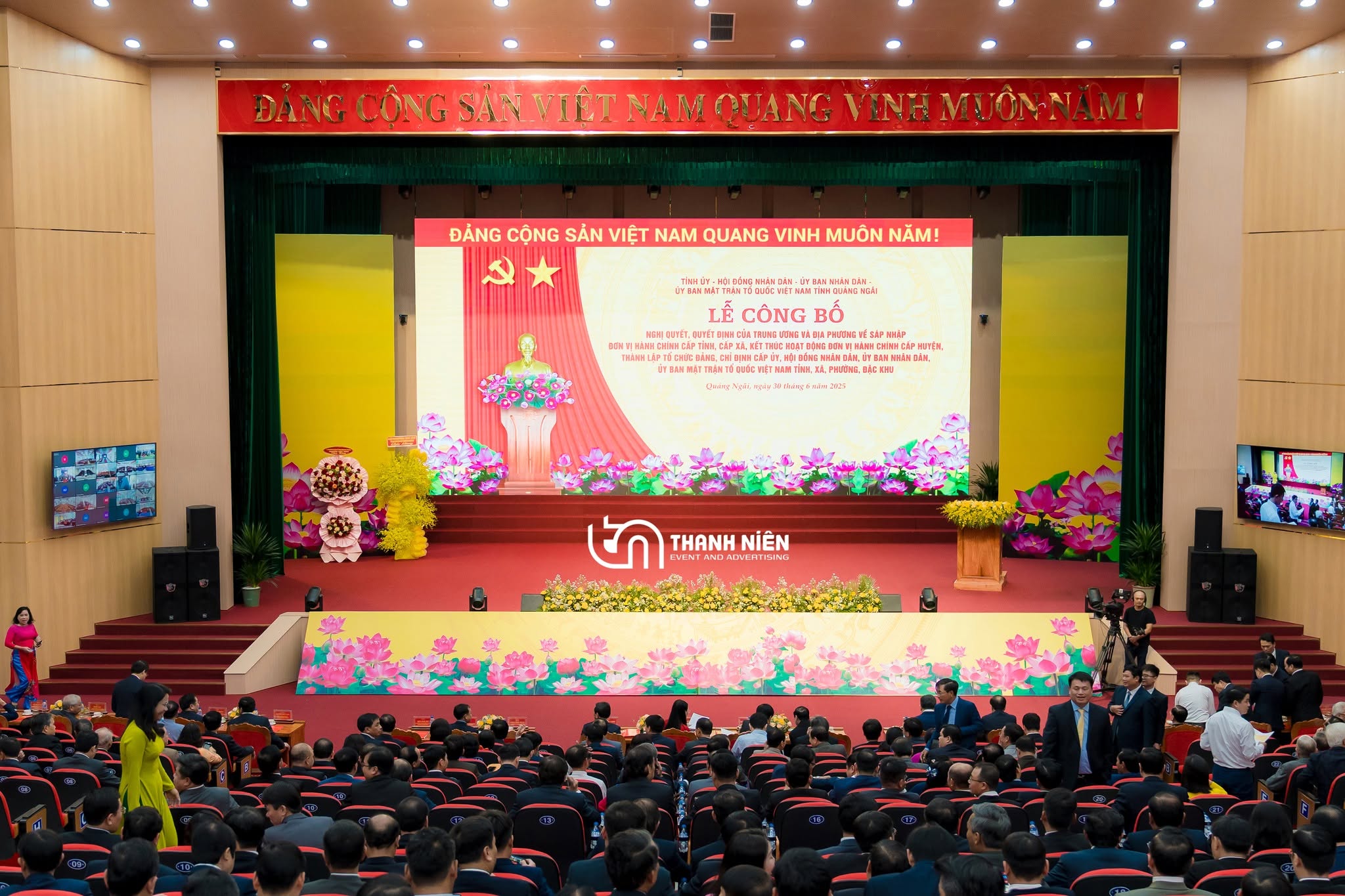 tổ chức sự kiện
