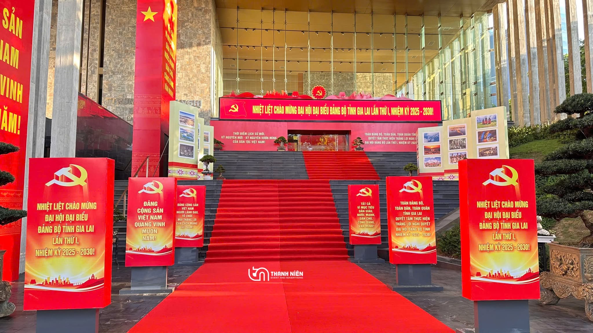 tổ chức sự kiện
