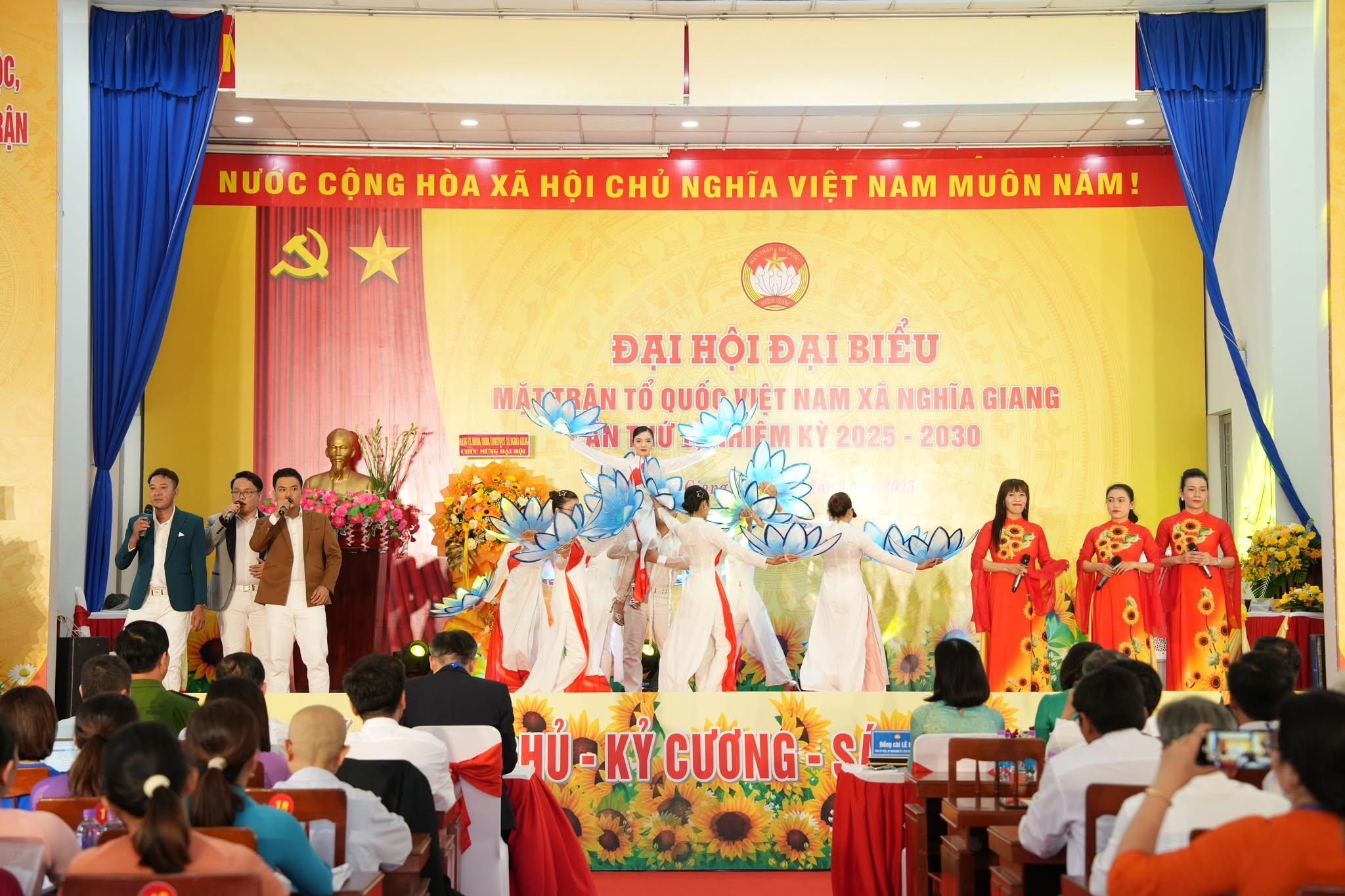 tổ chức sự kiện