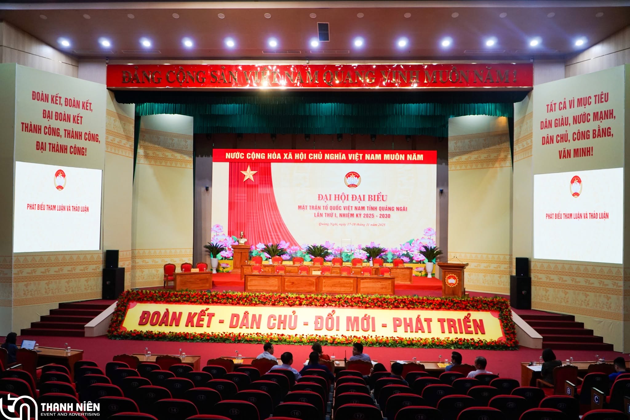 tổ chức sự kiện