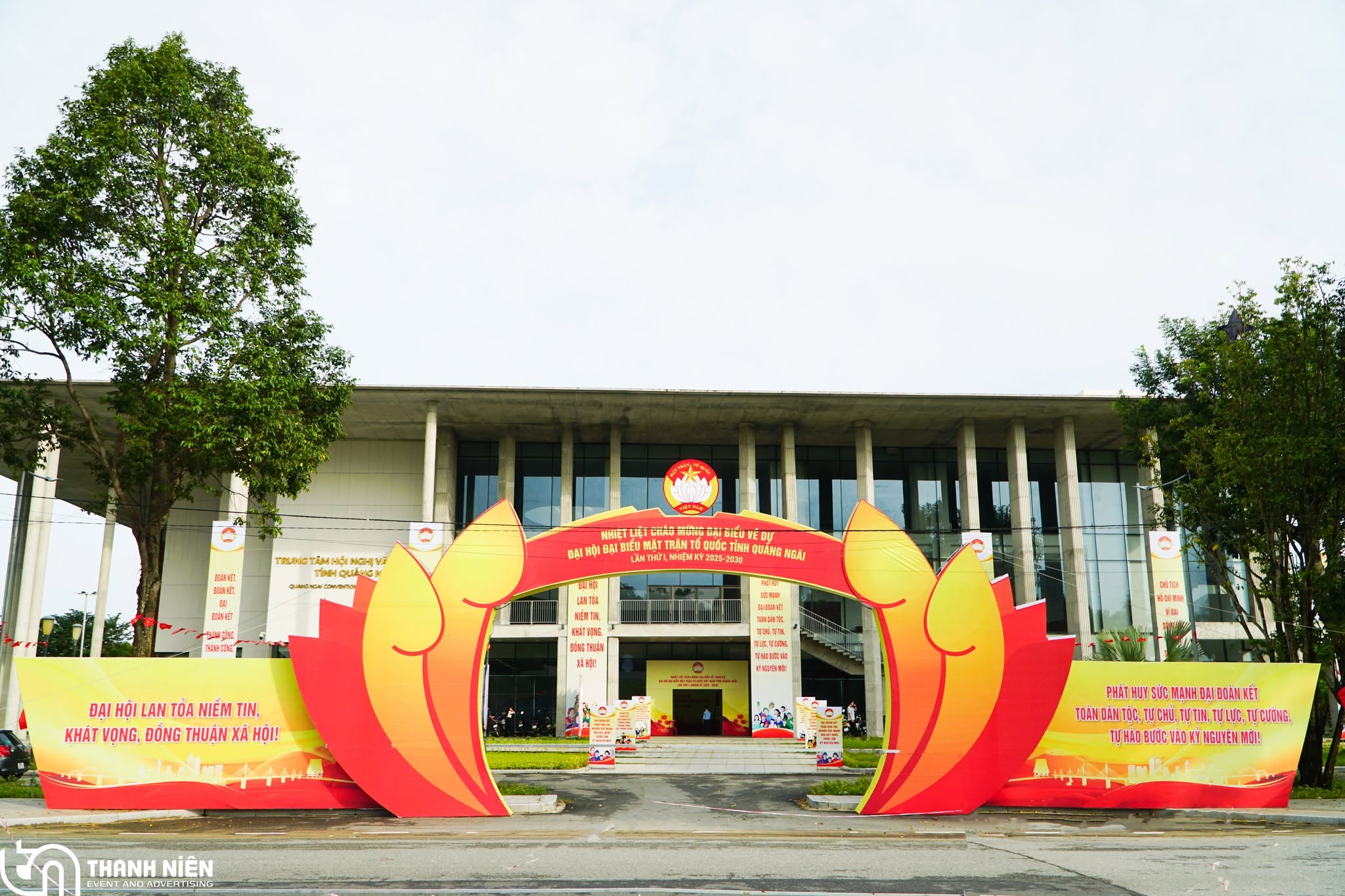 tổ chức sự kiện
